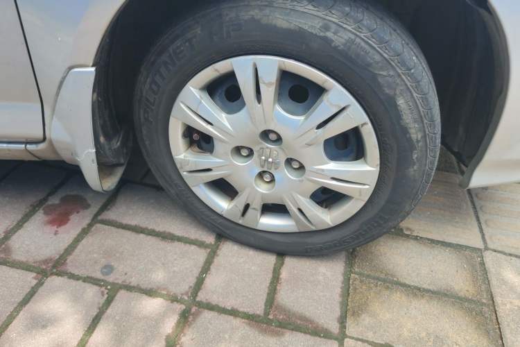 Used Everus S1 2014 1.3L Manual Comfort Edition Right Front Wheel Hub