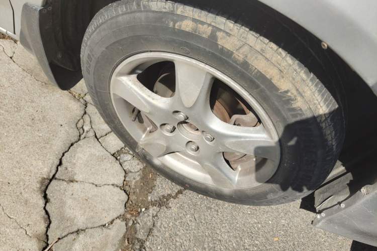 Used Everus S1 2014 1.3L Manual Comfort Edition Right Front Wheel Hub