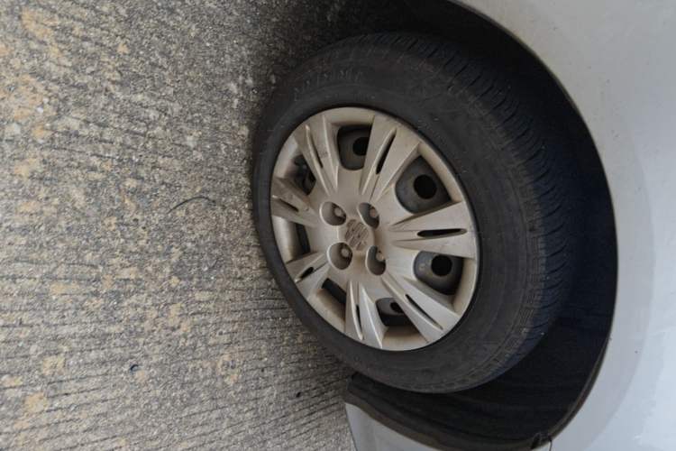Used Everus S1 2014 1.3L Manual Comfort Edition Right Front Wheel Hub