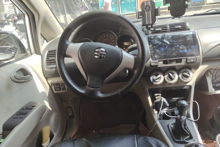 Used Everus S1 2014 1.3L Manual Comfort Edition Steering Wheel