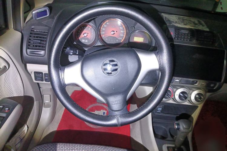 Used Everus S1 2014 1.3L Automatic Comfort Edition Steering Wheel