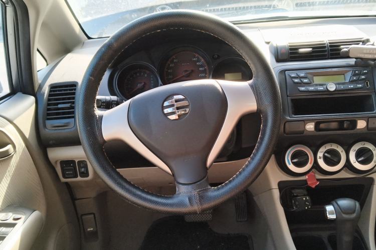 Used Everus S1 2014 1.3L Automatic Comfort Edition Steering Wheel