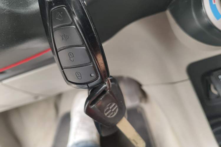 Used Everus S1 2014 1.3L Automatic Comfort Edition Vehicle Key