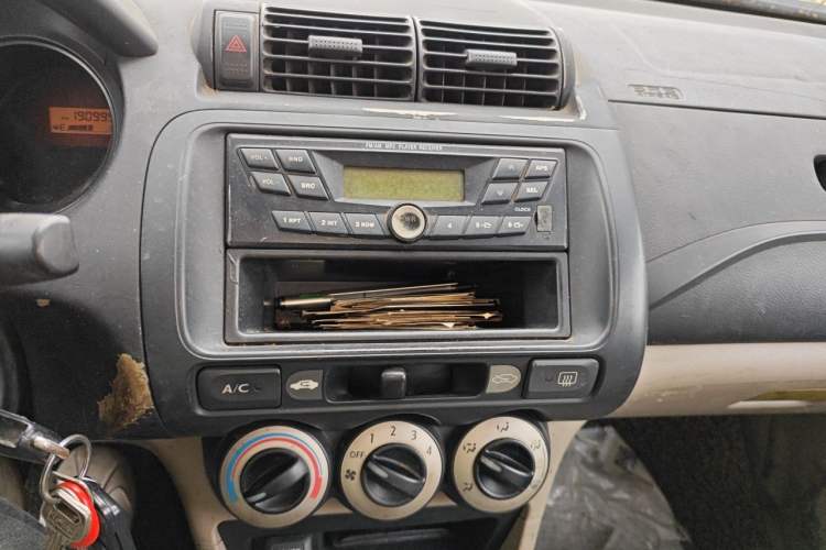 Used Everus S1 2014 1.3L Manual Comfort Edition Audio And AC Panel