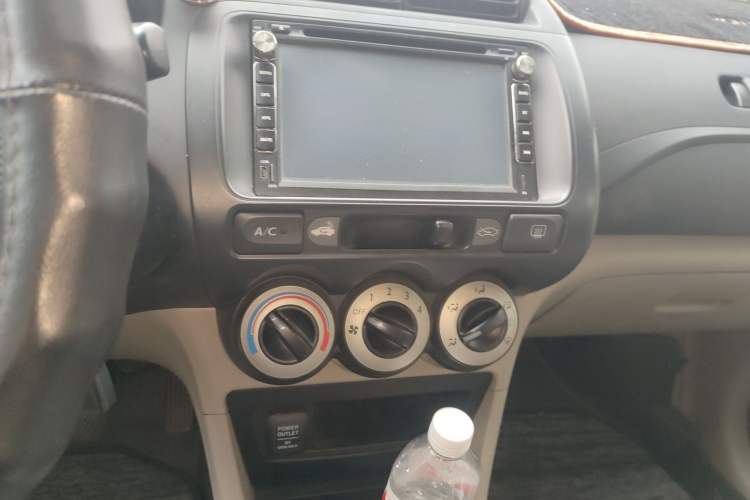 Used Everus S1 2014 1.3L Manual Comfort Edition Audio And AC Panel