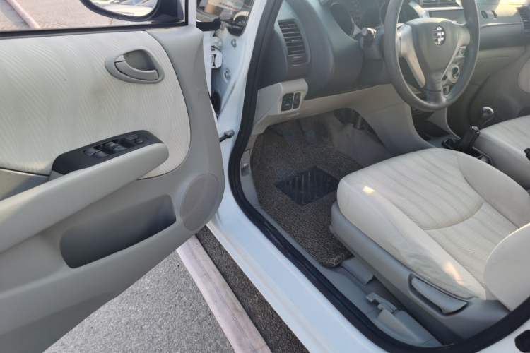 Used Everus S1 2014 1.3L Manual Comfort Edition Driver Seat