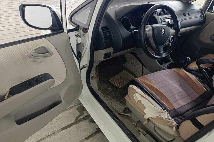 Used Everus S1 2014 1.3L Manual Comfort Edition Driver Seat