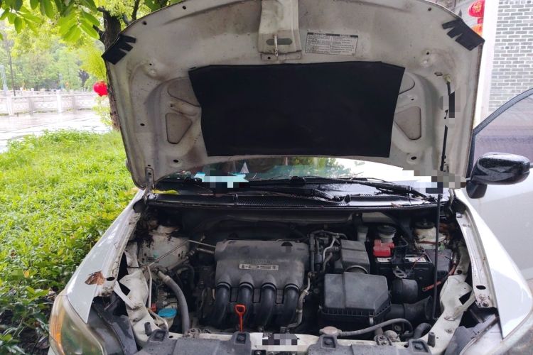 Used Everus S1 2014 1.3L Manual Comfort Edition Engine Bay