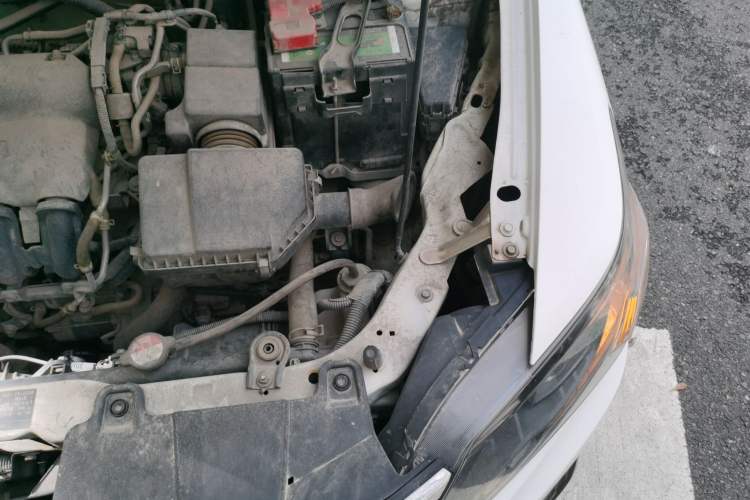 Used Everus S1 2014 1.3L Automatic Comfort Edition Engine Bay Left