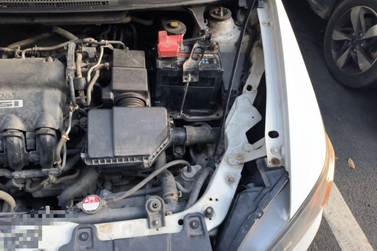 Used Everus S1 2014 1.3L Automatic Comfort Edition Engine Bay Left
