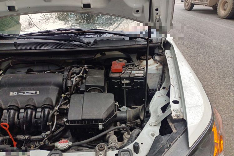Used Everus S1 2014 1.3L Automatic Comfort Edition Engine Bay Left