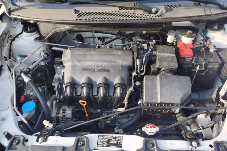Used Everus S1 2014 1.3L Manual Comfort Edition Engine Bay