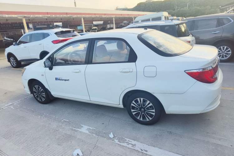 Used Everus S1 2014 1.3L Manual Comfort Edition Exterior 3
