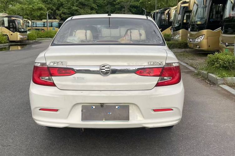 Used Everus S1 2014 1.3L Manual Comfort Edition Exterior 4