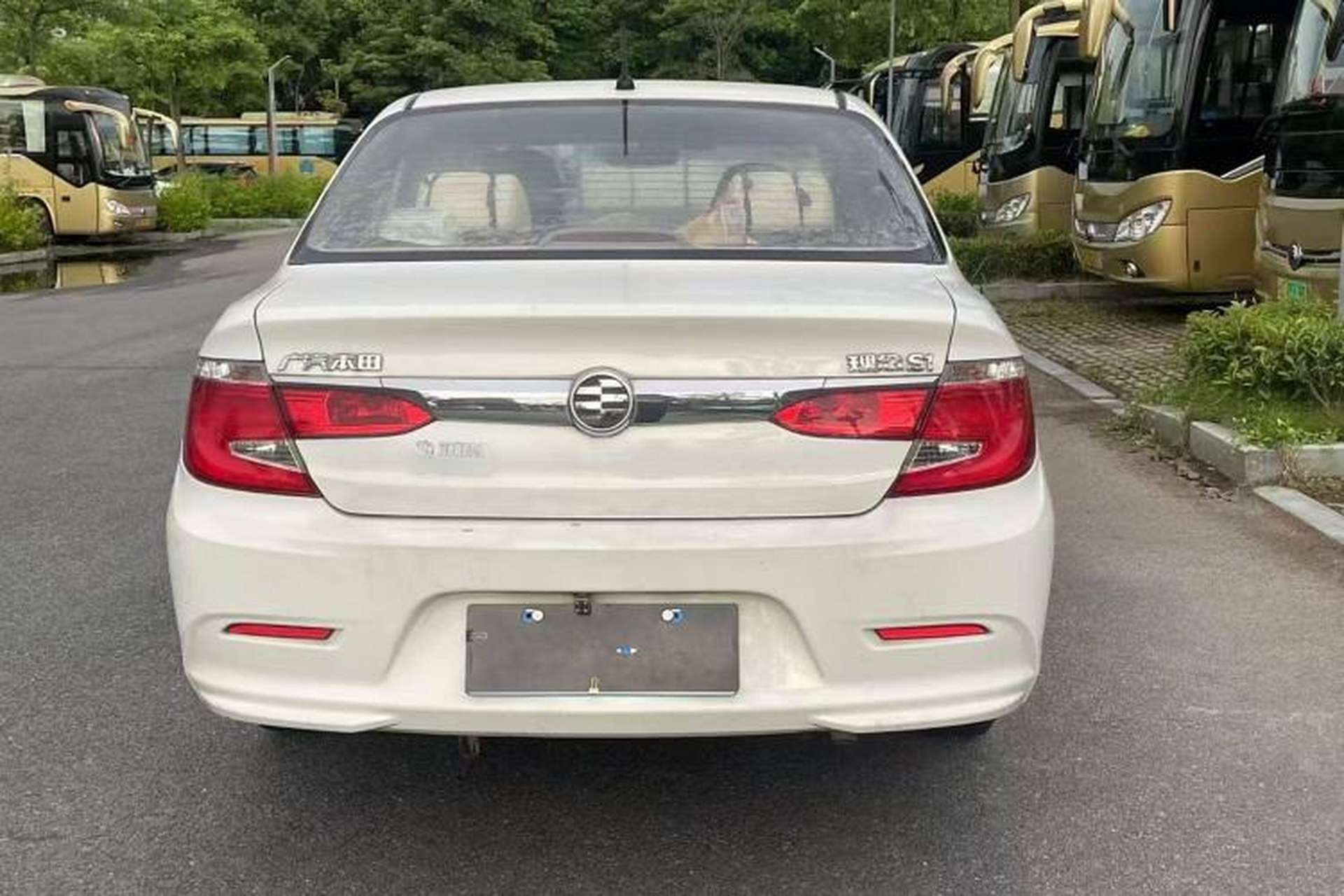 Used Everus S1 2014 1.3L Manual Comfort Edition Exterior 4