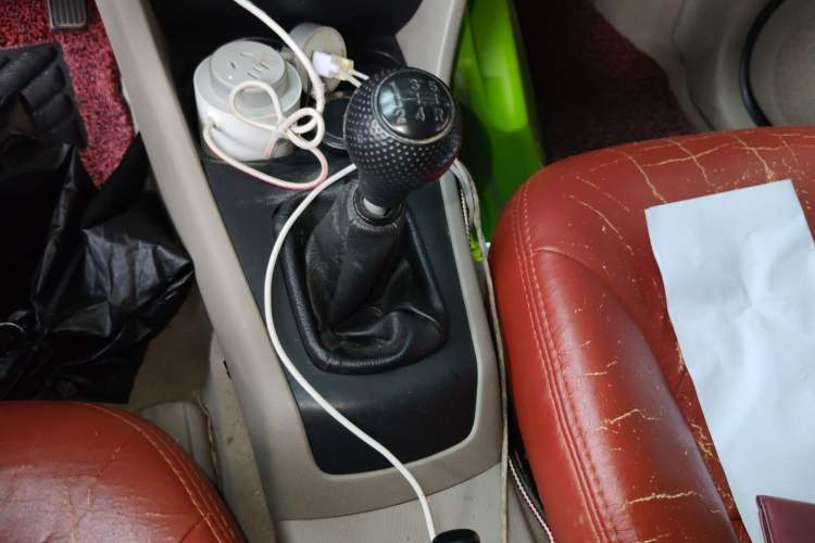 Used Everus S1 2014 1.3L Manual Comfort Edition Gear Lever