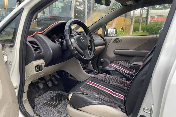 Used Everus S1 2014 1.3L Manual Comfort Edition Interior 2