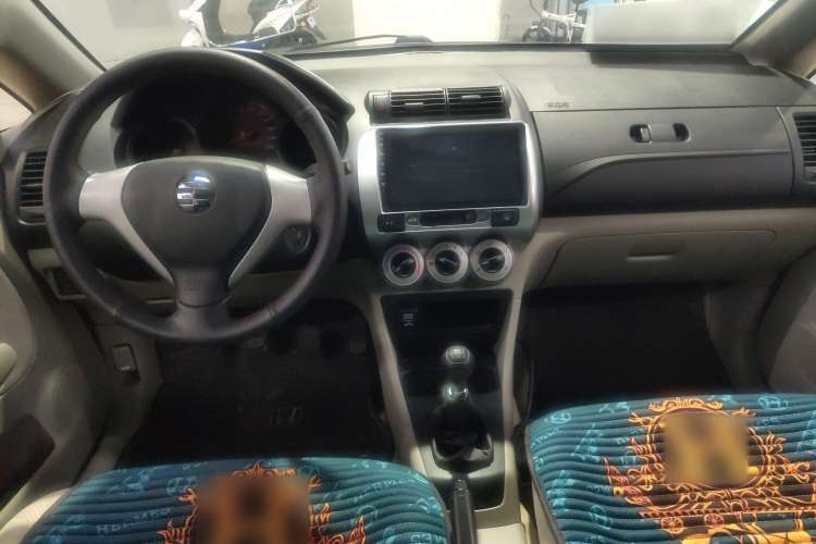 Used Everus S1 2014 1.3L Manual Comfort Edition Interior 3