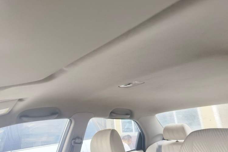Used Everus S1 2014 1.3L Manual Comfort Edition Interior 5