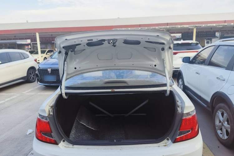Used Everus S1 2014 1.3L Manual Comfort Edition Interior 7