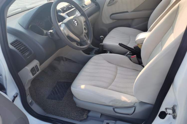 Used Everus S1 2014 1.3L Manual Comfort Edition Left Front Seat