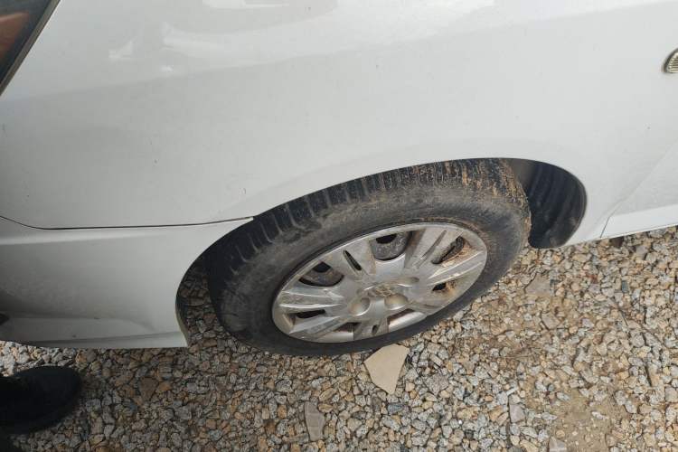 Used Everus S1 2014 1.3L Manual Comfort Edition Left Front Wheel Hub