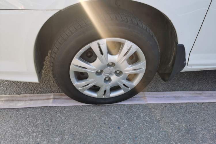 Used Everus S1 2014 1.3L Manual Comfort Edition Left Front Wheel Hub