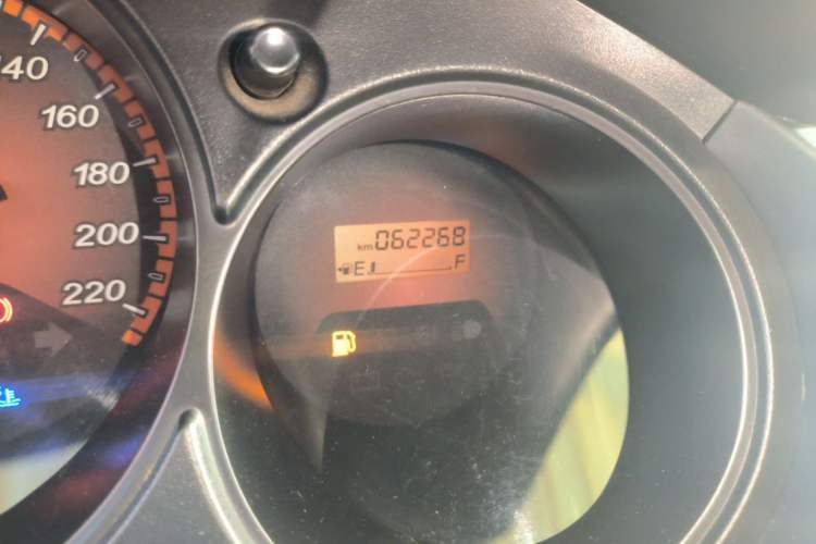 Used Everus S1 2014 1.3L Manual Comfort Edition Odometer Close Up
