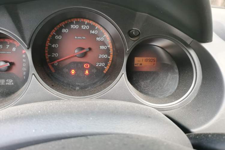 Used Everus S1 2014 1.3L Automatic Comfort Edition Odometer Close Up