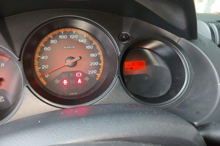 Used Everus S1 2014 1.3L Manual Comfort Edition Odometer Close Up