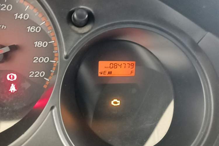 Used Everus S1 2014 1.3L Manual Comfort Edition Odometer Close Up