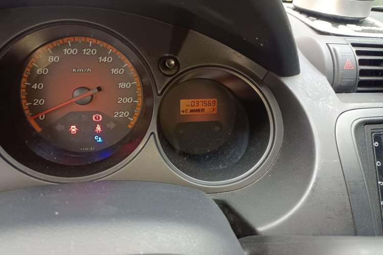 Used Everus S1 2014 1.3L Automatic Comfort Edition Odometer Close Up