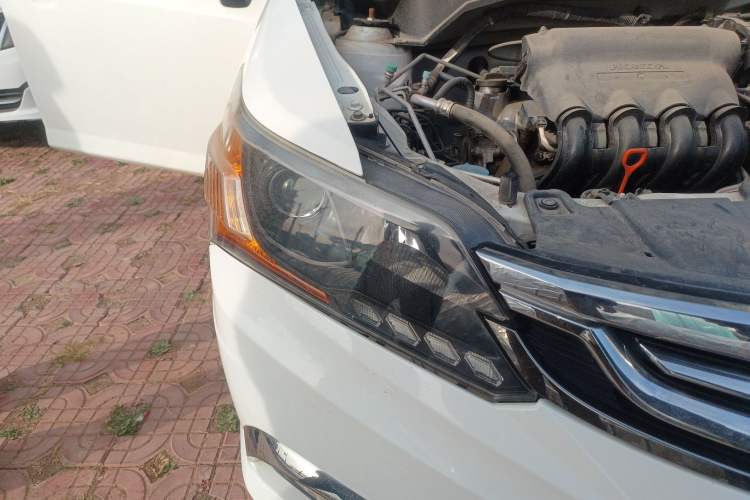 Used Everus S1 2014 1.3L Manual Comfort Edition Right Front Headlight