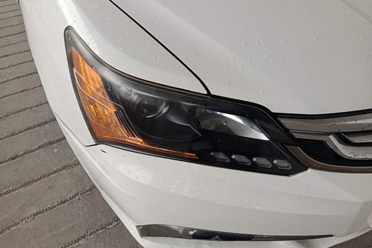 Used Everus S1 2014 1.3L Manual Comfort Edition Right Front Headlight