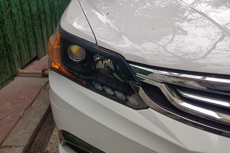Used Everus S1 2014 1.3L Automatic Comfort Edition Right Front Headlight