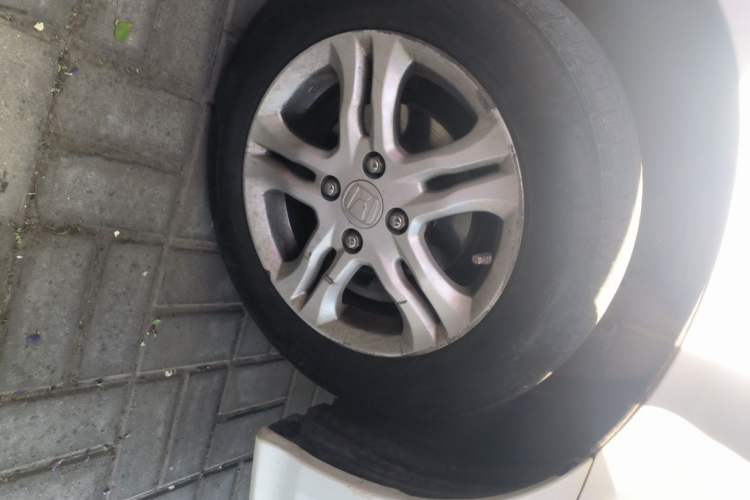 Used Everus S1 2014 1.3L Manual Comfort Edition Right Front Wheel Hub