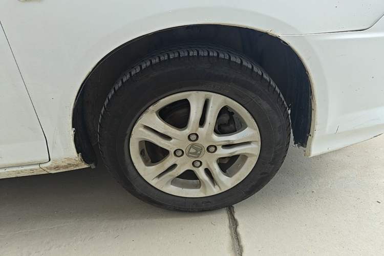 Used Everus S1 2014 1.3L Manual Comfort Edition Right Front Wheel Hub
