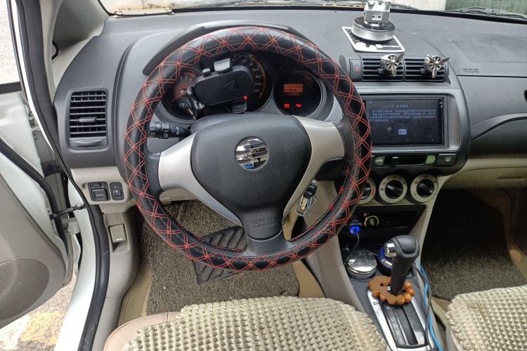 Used Everus S1 2014 1.3L Automatic Comfort Edition Steering Wheel
