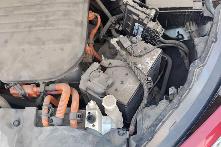 Used Everus VE-1 2021 S Pirelli Edition Engine Bay Left