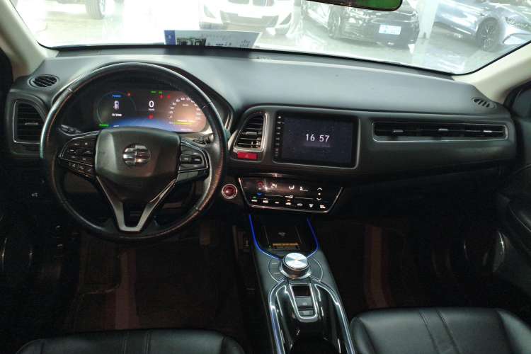 Used Everus VE-1 2022 TA Leading Edition Interior 2