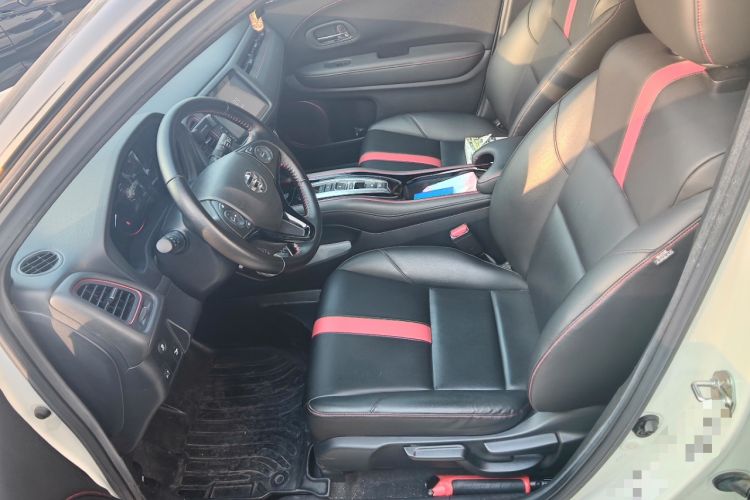 Used Everus VE-1 2021 S Pirelli Edition Left Front Seat