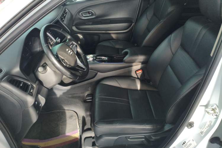 Used Everus VE-1 2022 TA Leading Edition Left Front Seat