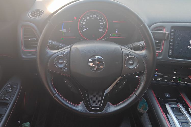 Used Everus VE-1 2021 S Pirelli Edition Steering Wheel