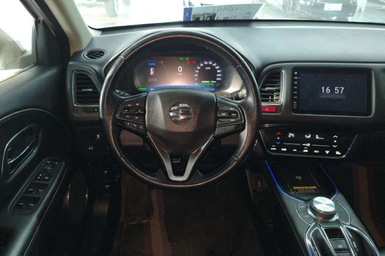 Used Everus VE-1 2022 TA Leading Edition Steering Wheel