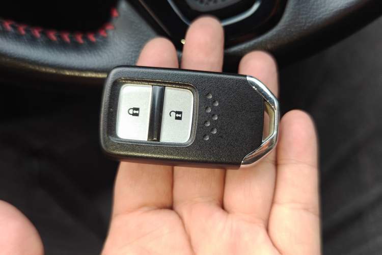 Used Everus VE-1 2021 S Pirelli Edition Vehicle Key