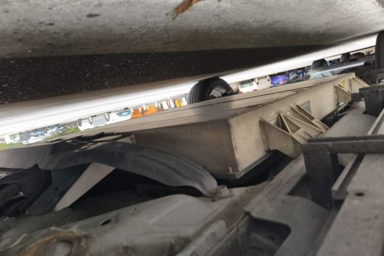 Used Everus VE-1 2020 Luxury Edition Chassis Front Right