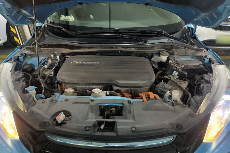 Used Everus VE-1 2020 Luxury Edition Engine Bay