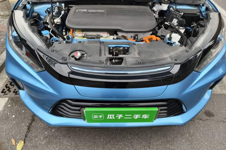 Used Everus VE-1 2020 Luxury Edition Engine Bay