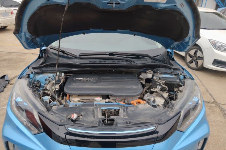 Used Everus VE-1 2020 Luxury Edition Engine Bay