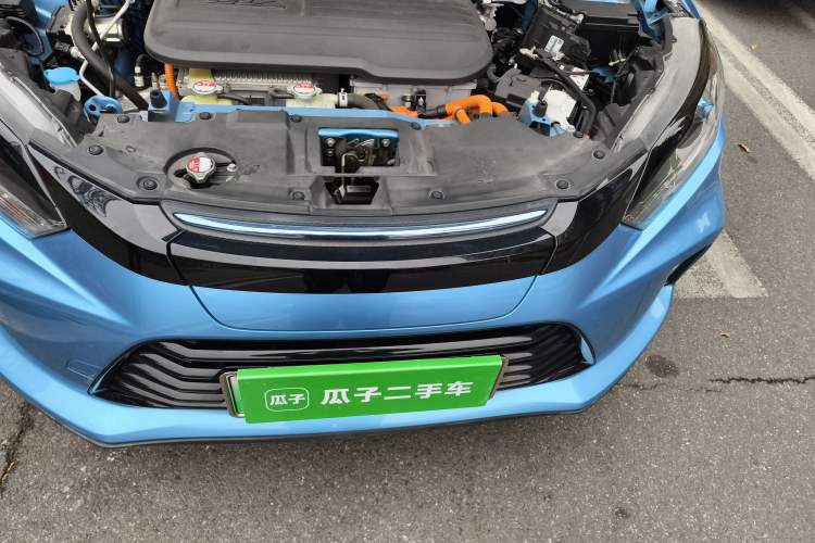 Used Everus VE-1 2020 Luxury Edition Engine Bay Left